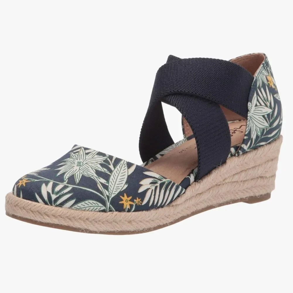 NWOB Life Stride Women's Navy Bold Floral Espadrille Shoes in size 9.5